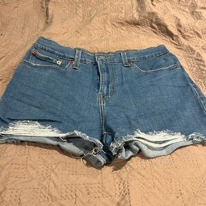 Ladies Levi shorts only worn once